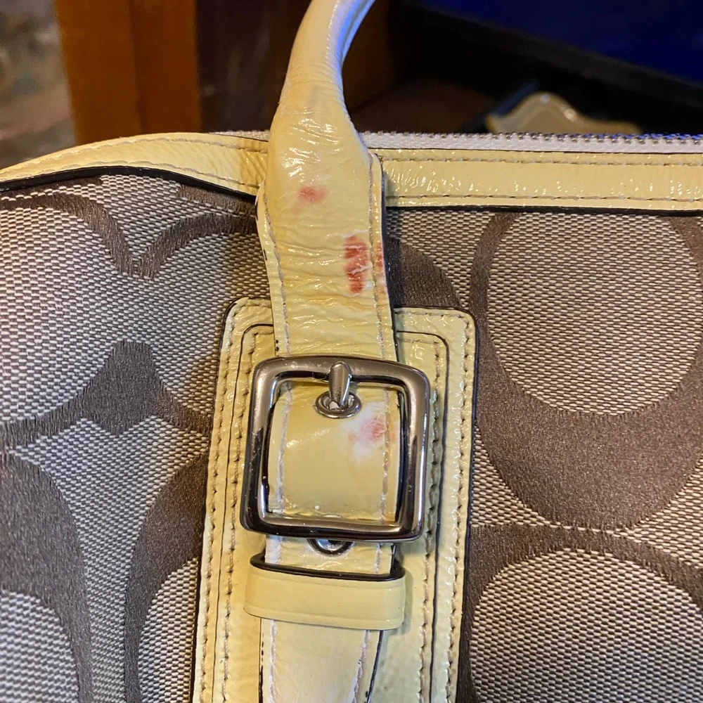 650 Coach yellow & tan with Coach billfold Preowned condition see pics### - Picture 11 of 13